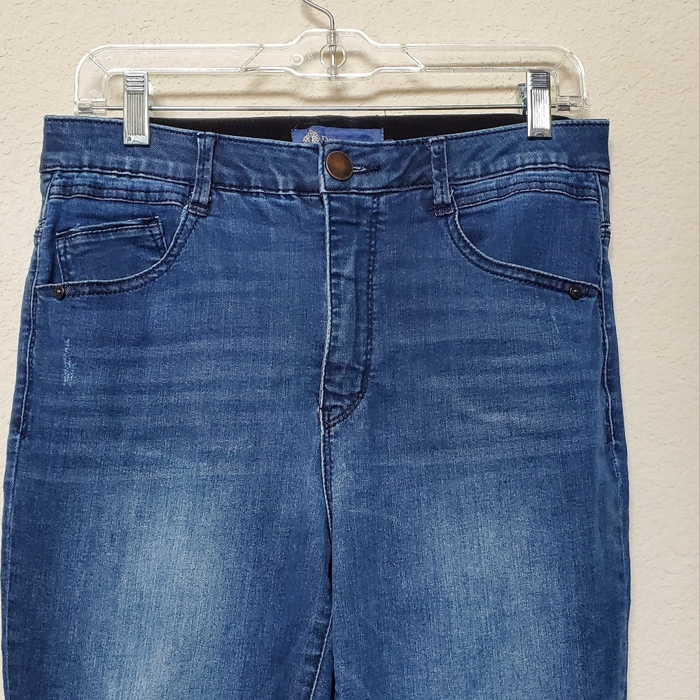 Democracy Blue Skinny Distressed Jeans.  Size 8 - Picture 4 of 7
